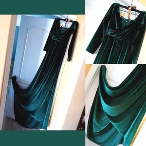 NEW Large Green Velvet Gown with Long Train